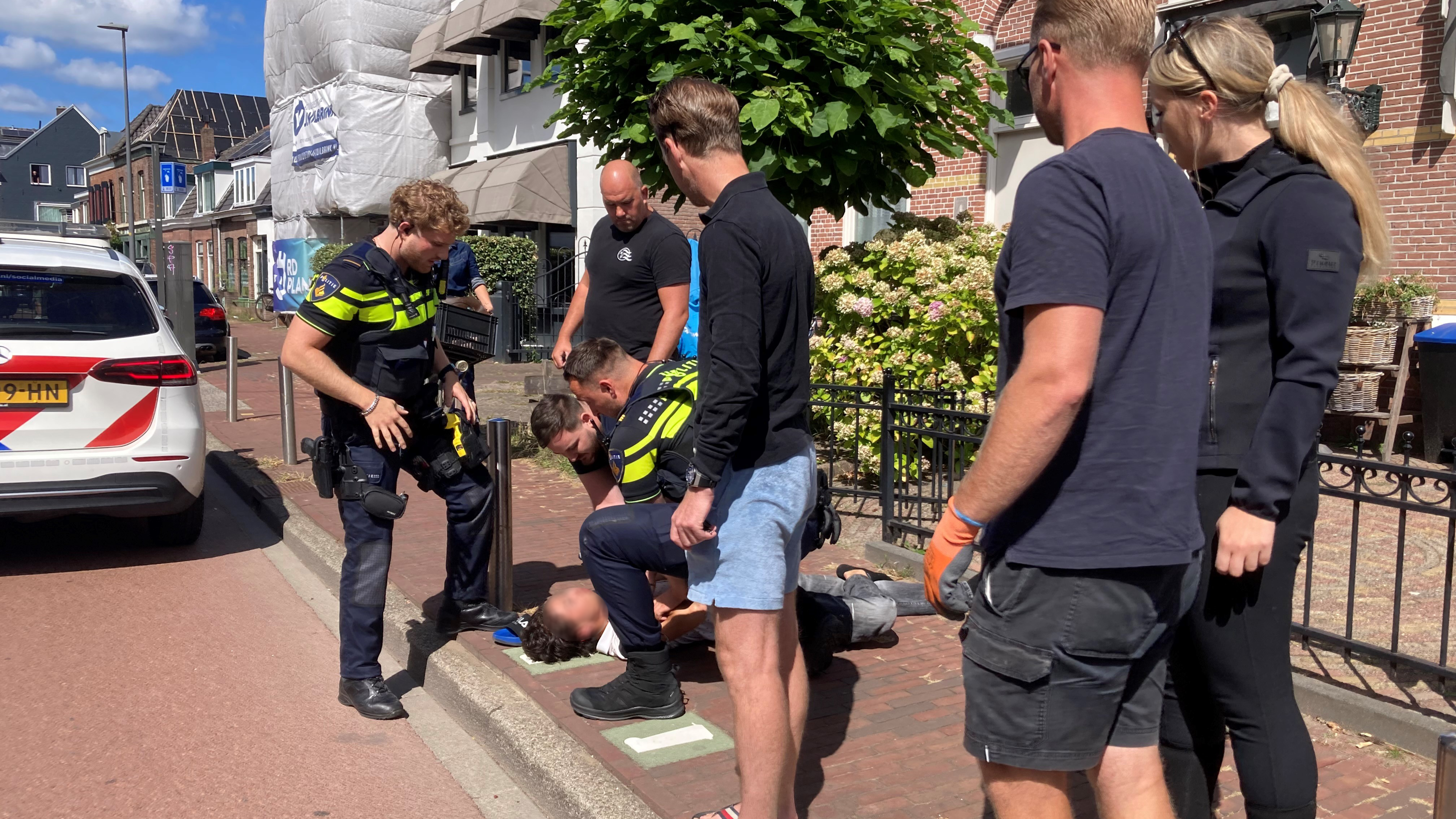 Winkeldief (18) door glazenwasser Nick (39) tegen de grond gewerkt: ’Racisme, racisme’